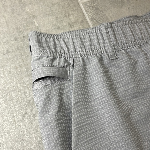 AndersonOrd Performance Apparel Heather Grey Shorts - Picture 3 of 8